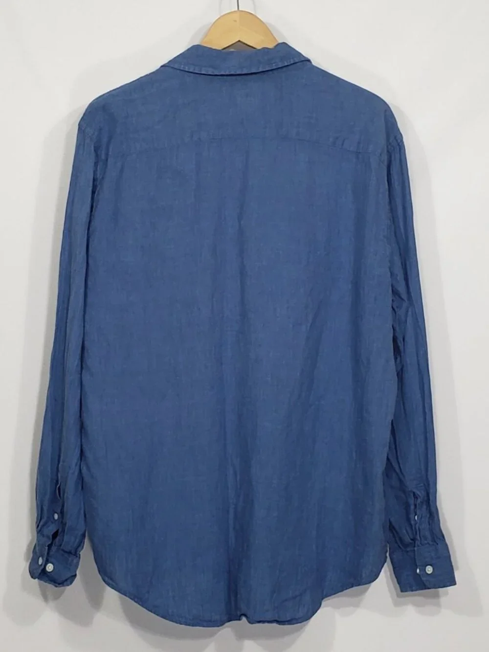 Banana Republic  Relaxed  Blue Linen Button Down Shirt  Men's Large